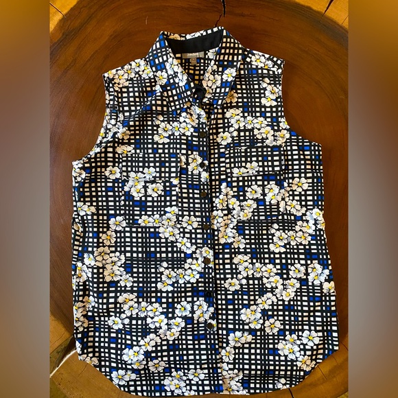 Neiman Marcus Tops - Neiman Marcus Floral print with black, white, blue details/ size large
